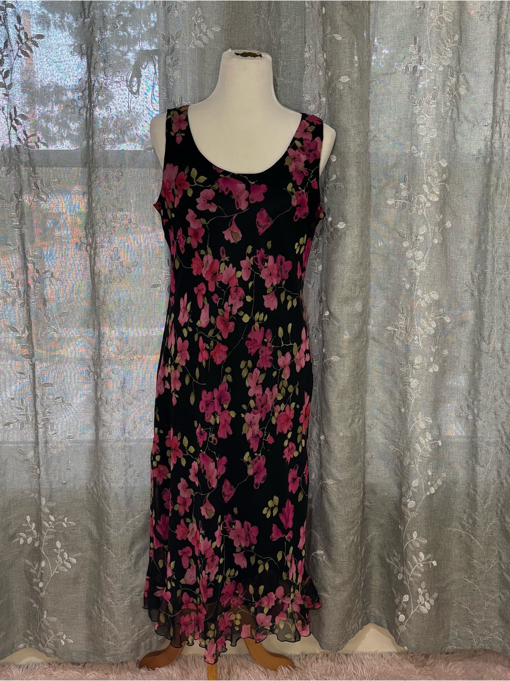 Floral Scoop-Neck Midi Dress in Black with Pink Blooms